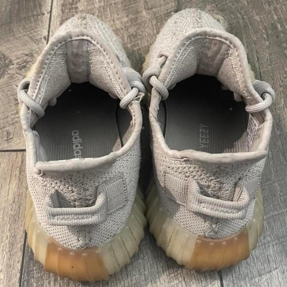 Yeezy Boost 350 V2 Sesame - Picture 2 of 5